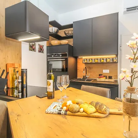 Arena With Free Private Parking Appartement Pula