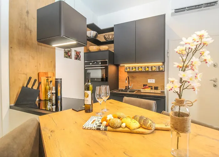 Arena With Free Private Parking 아파트 풀라