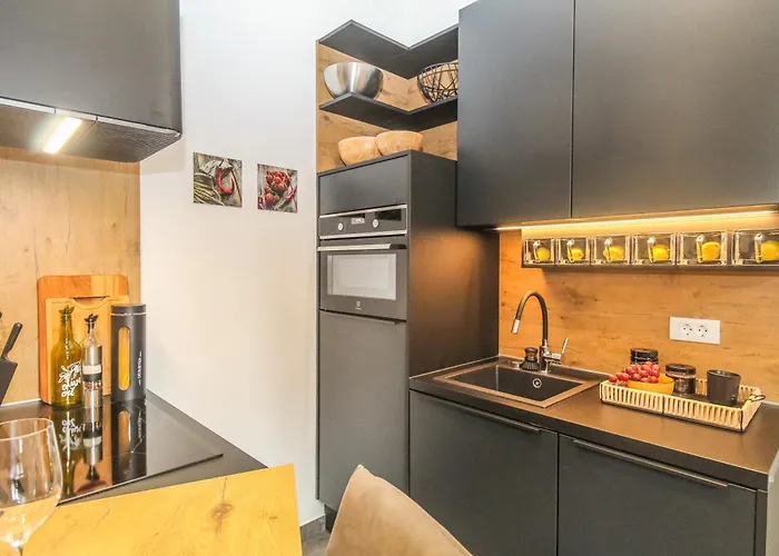 Arena With Free Private Parking * 풀라