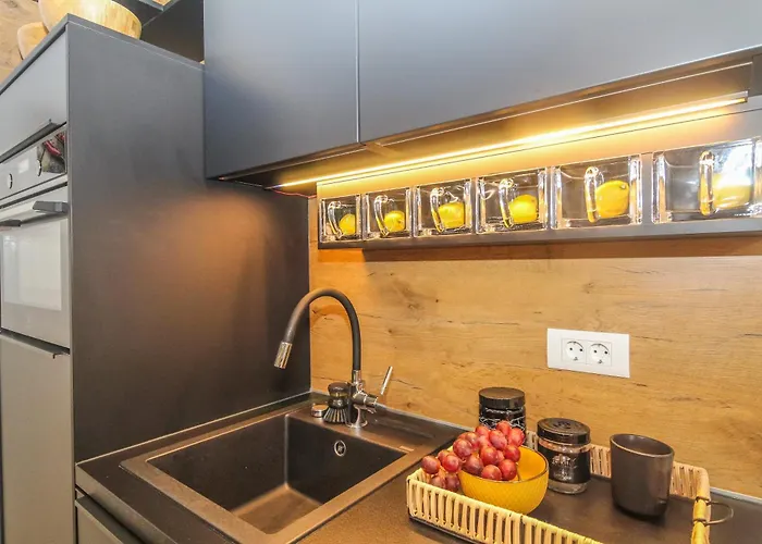 Arena With Free Private Parking 풀라