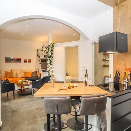 Arena With Free Private Parking Apartmán